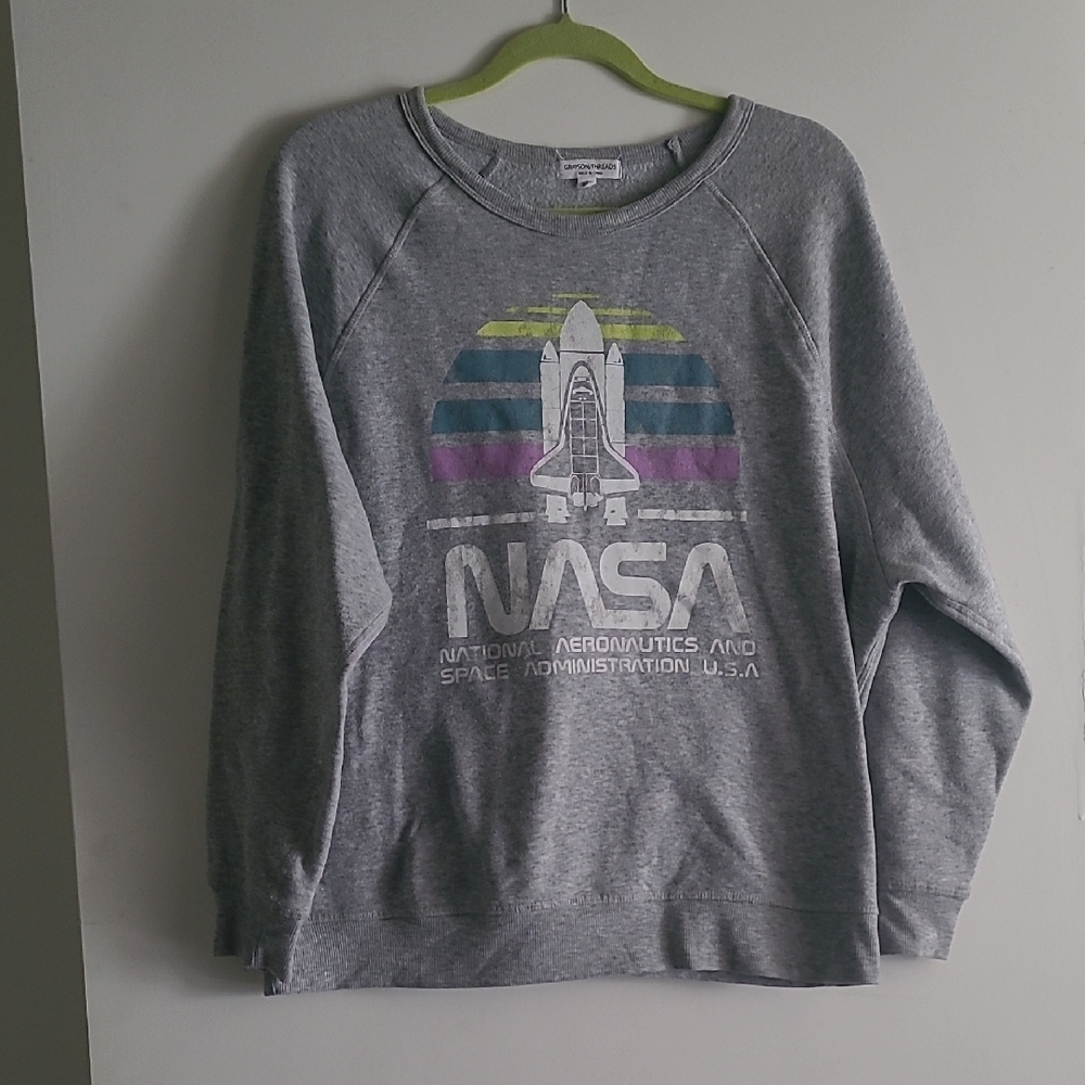 Gray Women's Sweatshirt, Size XL.